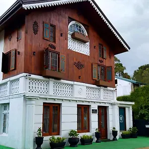 Guest house The Golf ***